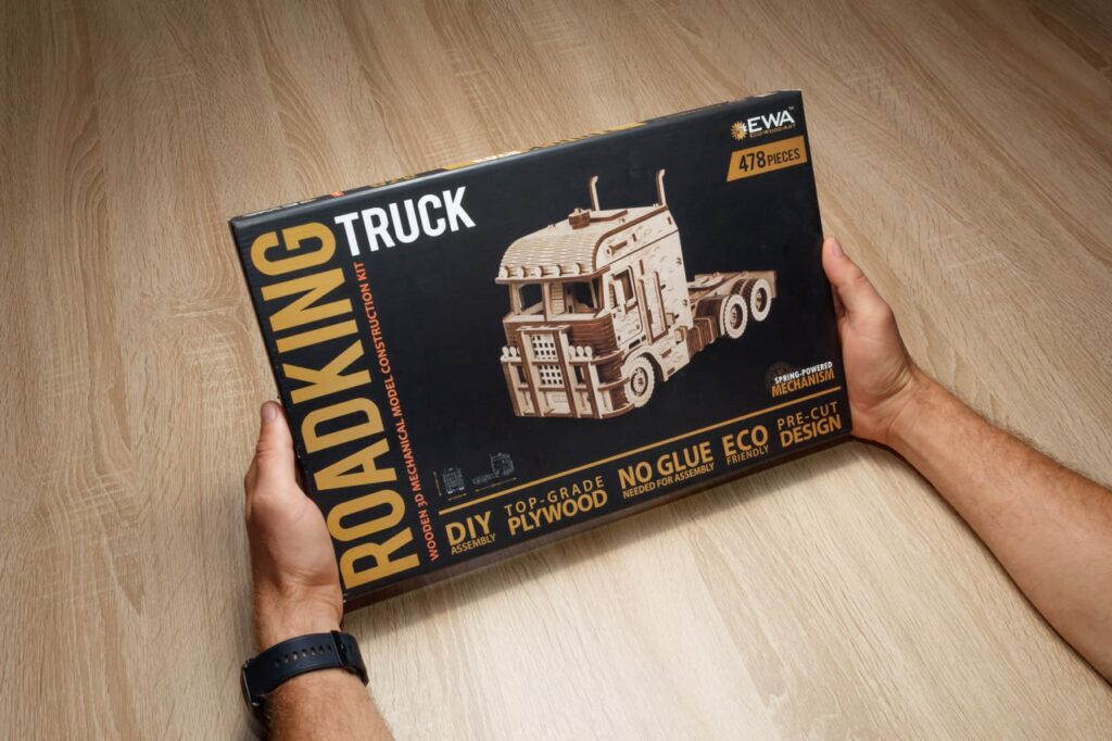 Wooden Mechanical Construction Kit: A Gift with Meaning and Soul